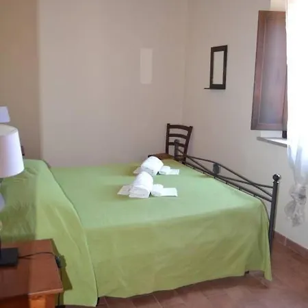 Zwei Im Ersten Stock Mit Kleinem Aussenbalkon Apartment *