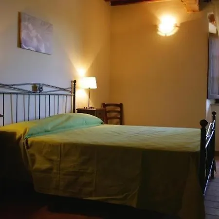 Zwei Im Ersten Stock Mit Kleinem Aussenbalkon Apartment